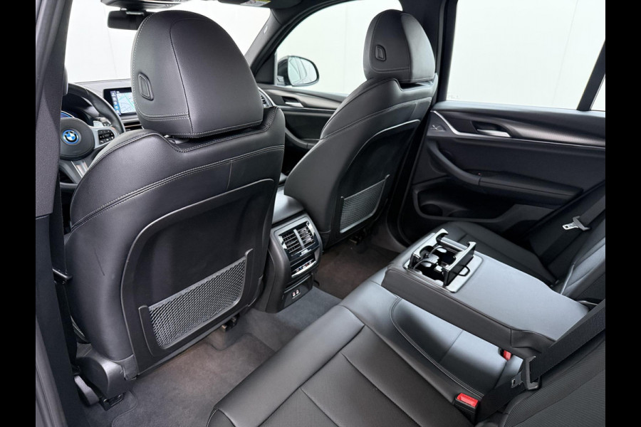 BMW X3 xDrive30e VAN: 40.900,- VOOR: 38.877,- UW WKVOORDEEL: 2.023,-PHEV | M-SPORT| DEALER ONDERHOUDEN| CAMERA| ELEKTRISCHE ACHTERKLEP| APPLE CARPLAY| RIJKLAARPRIJS