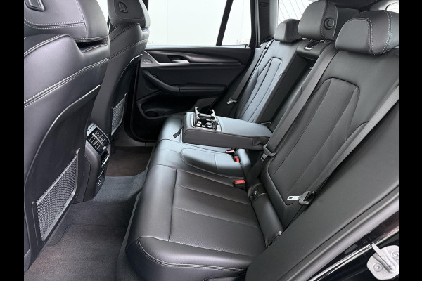 BMW X3 xDrive30e VAN: 40.900,- VOOR: 38.877,- UW WKVOORDEEL: 2.023,-PHEV | M-SPORT| DEALER ONDERHOUDEN| CAMERA| ELEKTRISCHE ACHTERKLEP| APPLE CARPLAY| RIJKLAARPRIJS