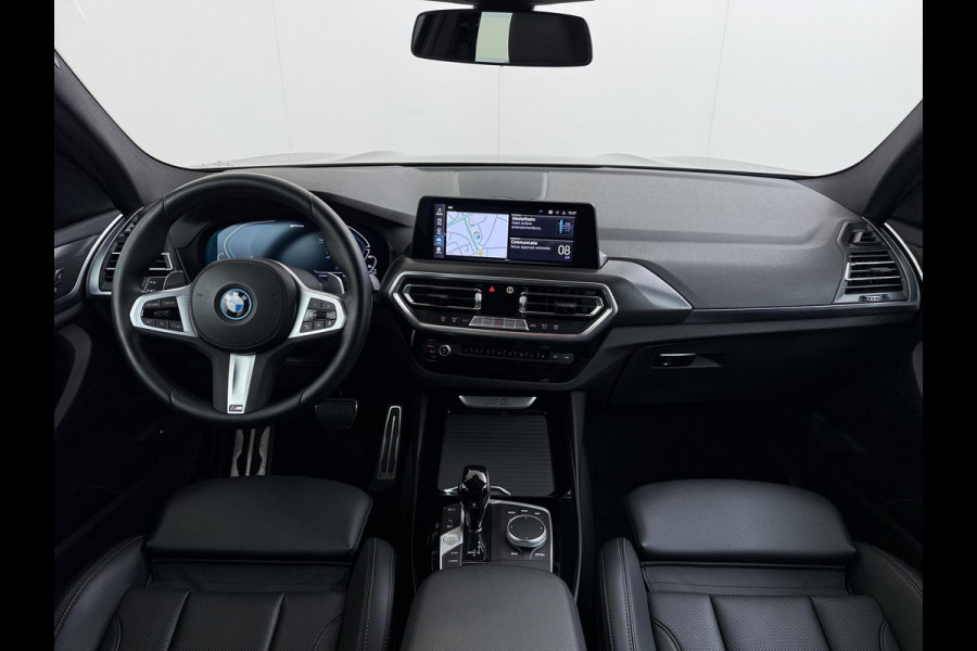 BMW X3 xDrive30e VAN: 40.900,- VOOR: 38.877,- UW WKVOORDEEL: 2.023,-PHEV | M-SPORT| DEALER ONDERHOUDEN| CAMERA| ELEKTRISCHE ACHTERKLEP| APPLE CARPLAY| RIJKLAARPRIJS