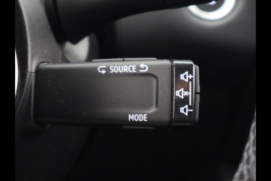 Renault Captur 1.6 E-Tech Full Hybrid 145 Techno | Navigatie | 1e eigenaar | Dodehoek Detectie | Camera | Parkeersensoren |