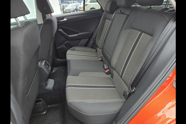 Volkswagen T-Roc 1.5 TSI Style Business | Automaat| Trekhaak| Keyless entry| Full LED|