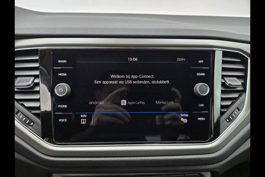 Volkswagen T-Roc 1.5 TSI Style Business | Automaat| Trekhaak| Keyless entry| Full LED|