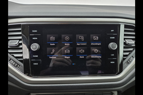 Volkswagen T-Roc 1.5 TSI Style Business | Automaat| Trekhaak| Keyless entry| Full LED|