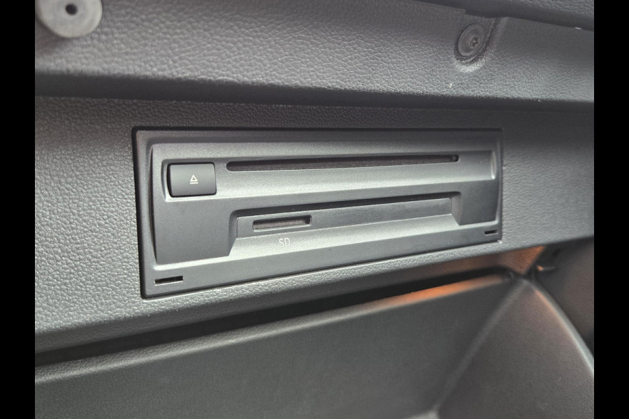 Volkswagen T-Roc 1.5 TSI Style Business | Automaat| Trekhaak| Keyless entry| Full LED|