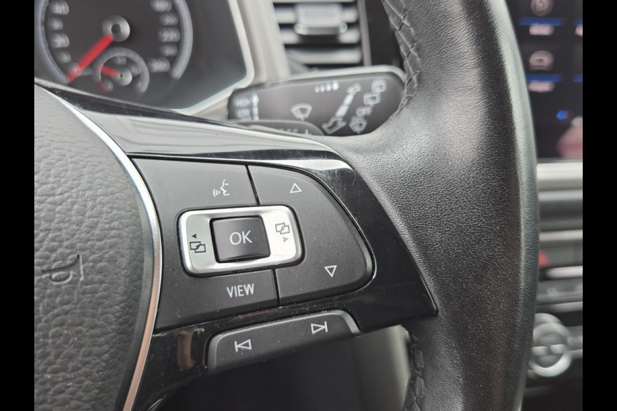 Volkswagen T-Roc 1.5 TSI Style Business | Automaat| Trekhaak| Keyless entry| Full LED|