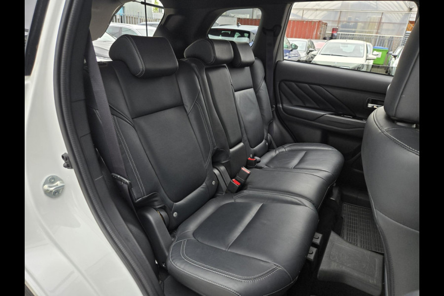 Mitsubishi Outlander 2.4 PHEV Intense S | Dealeronderhouden| Metallic Wit | Trekhaak 1500KG|