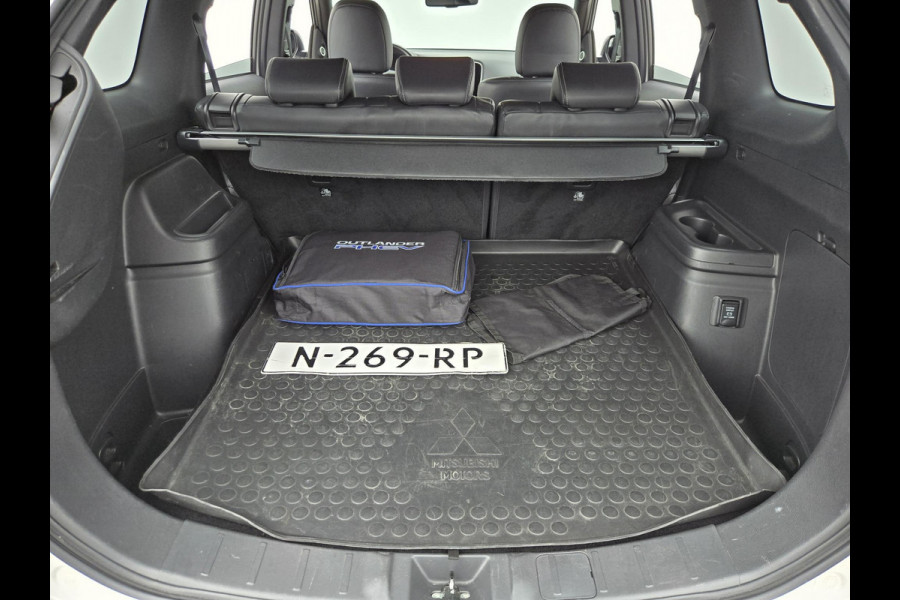 Mitsubishi Outlander 2.4 PHEV Intense S | Dealeronderhouden| Metallic Wit | Trekhaak 1500KG|