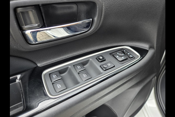 Mitsubishi Outlander 2.4 PHEV Intense S | Dealeronderhouden| Metallic Wit | Trekhaak 1500KG|
