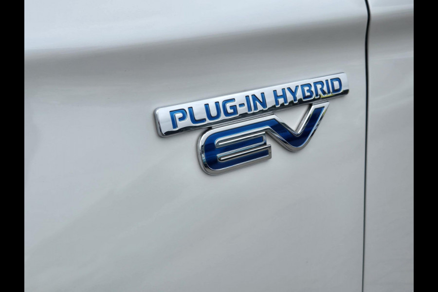 Mitsubishi Outlander 2.4 PHEV Intense S | Dealeronderhouden| Metallic Wit | Trekhaak 1500KG|