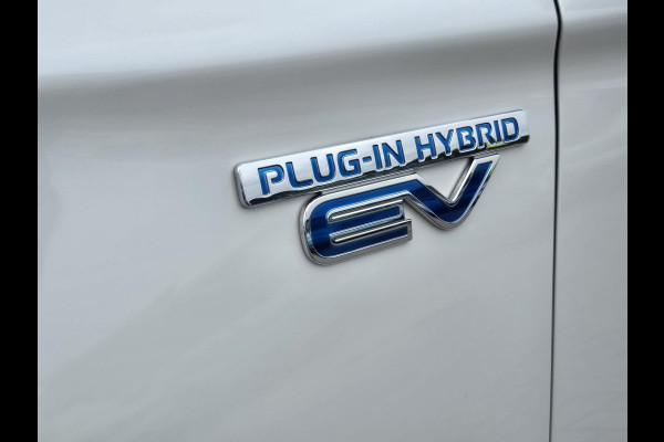 Mitsubishi Outlander 2.4 PHEV Intense S | Dealeronderhouden| Metallic Wit | Trekhaak 1500KG|