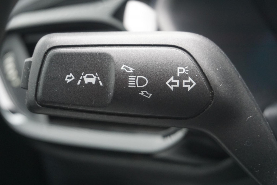 Ford Fiesta 1.0 EcoB.95PK Connected/Parkeersensor voor+achter/ All-Season banden.