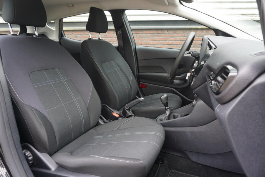 Ford Fiesta 1.0 EcoB.95PK Connected/Parkeersensor voor+achter/ All-Season banden.