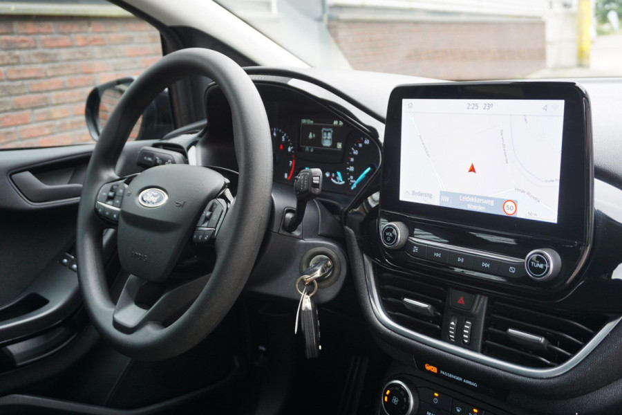 Ford Fiesta 1.0 EcoB.95PK Connected/Parkeersensor voor+achter/ All-Season banden.