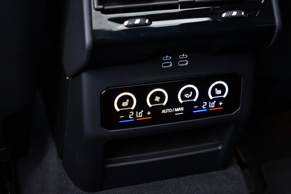 BMW M5 Touring | Kreidegrau Ind. | Ultimate Pack | Keramisch | Pano | Trekh | B&W | DA+