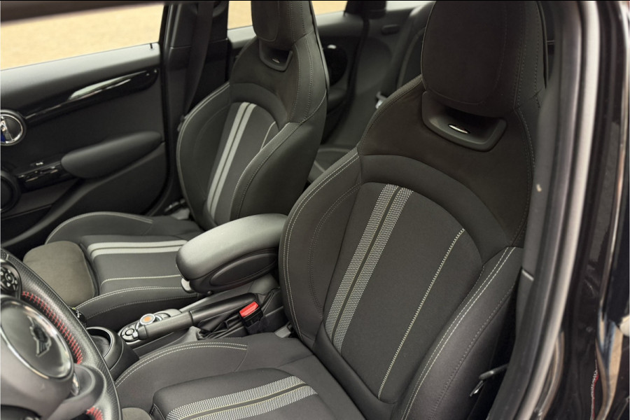 MINI 5-deurs 1.5 Cooper Dalston JCW pakket | Panodak | Kuipstoelen | Sfeerverlichting | Stoelverwarming