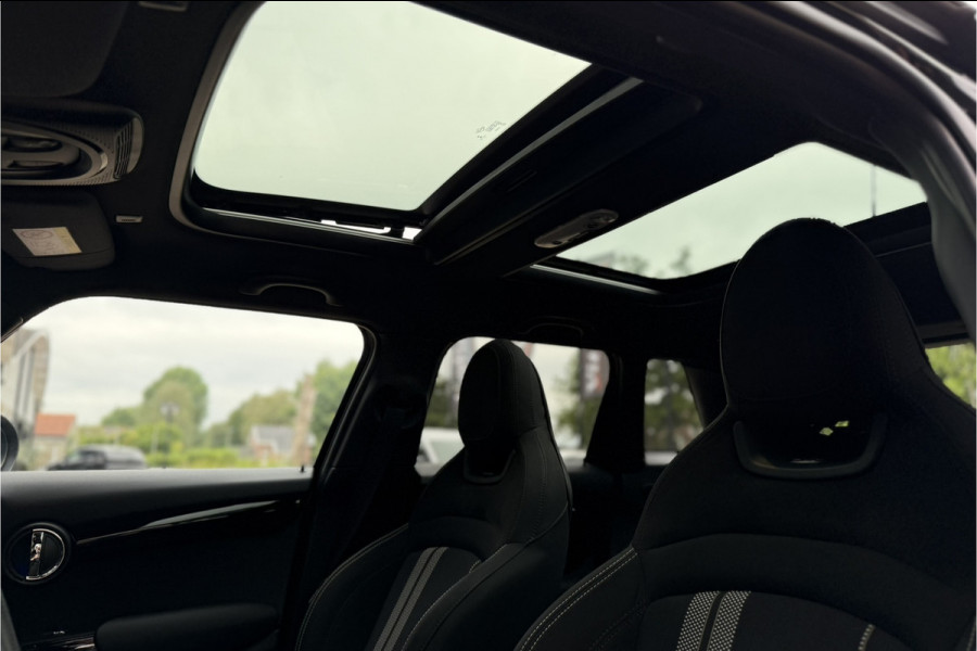 MINI 5-deurs 1.5 Cooper Dalston JCW pakket | Panodak | Kuipstoelen | Sfeerverlichting | Stoelverwarming