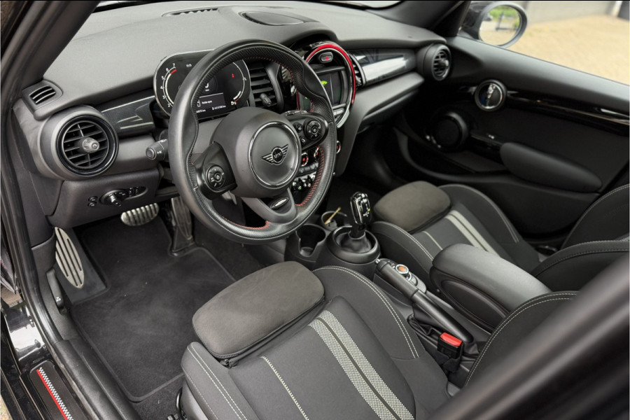 MINI 5-deurs 1.5 Cooper Dalston JCW pakket | Panodak | Kuipstoelen | Sfeerverlichting | Stoelverwarming