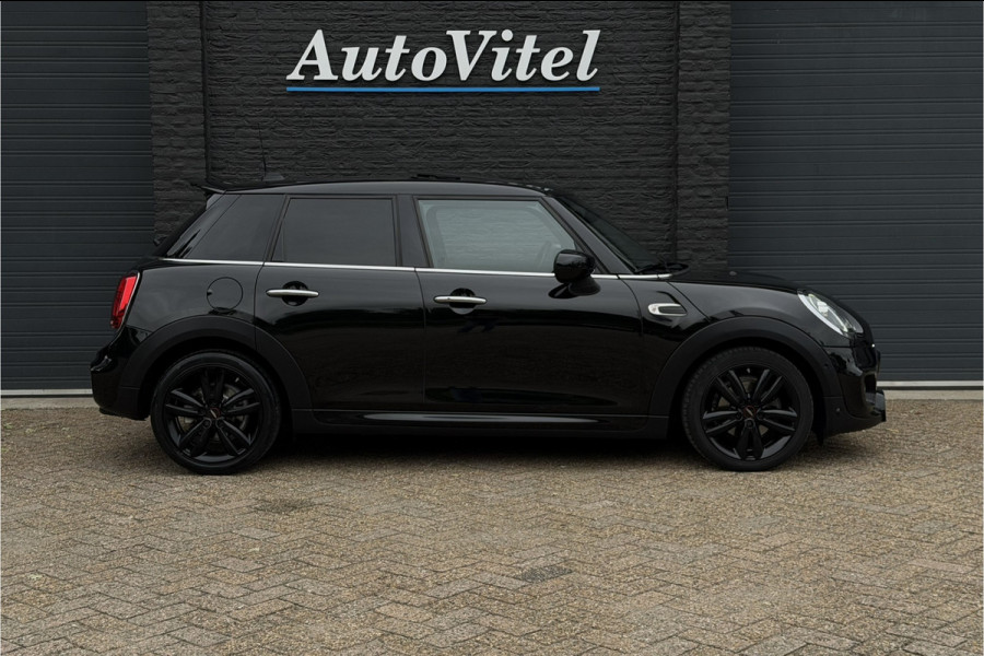 MINI 5-deurs 1.5 Cooper Dalston JCW pakket | Panodak | Kuipstoelen | Sfeerverlichting | Stoelverwarming
