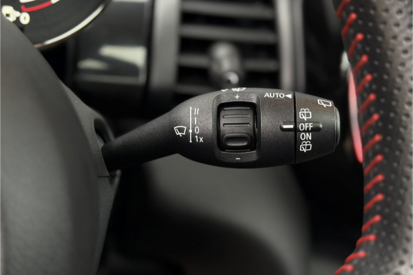 MINI 5-deurs 1.5 Cooper Dalston JCW pakket | Panodak | Kuipstoelen | Sfeerverlichting | Stoelverwarming