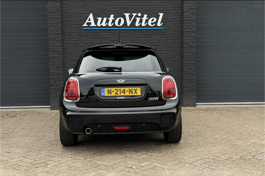 MINI 5-deurs 1.5 Cooper Dalston JCW pakket | Panodak | Kuipstoelen | Sfeerverlichting | Stoelverwarming