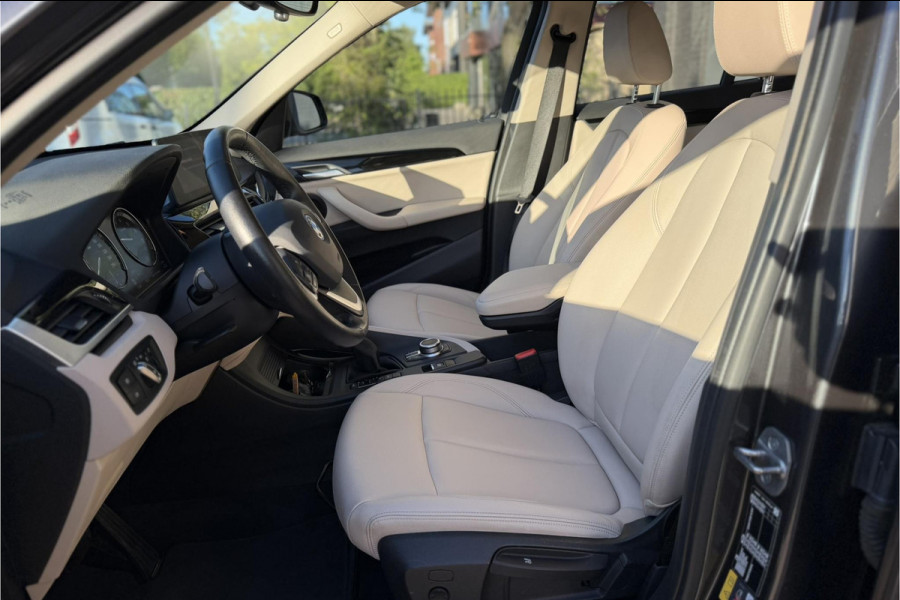 BMW X1 xDrive25e | Leder | Camera | Head-Up | Groot Navi | LED | Elektrische Klep