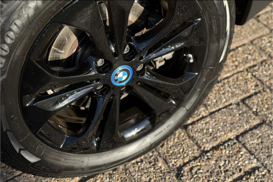 BMW X1 xDrive25e | Leder | Camera | Head-Up | Groot Navi | LED | Elektrische Klep