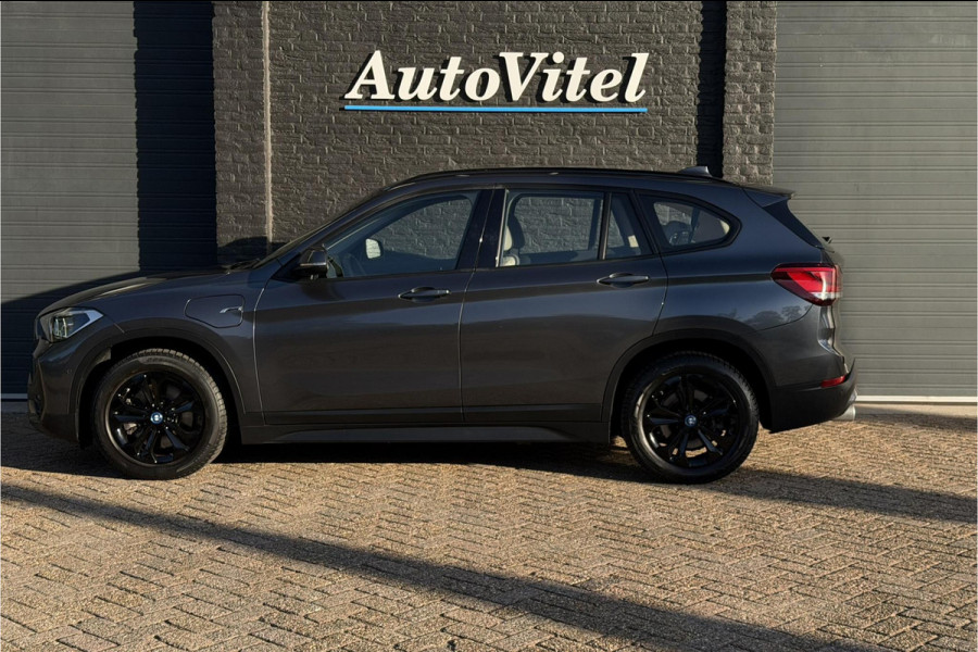 BMW X1 xDrive25e | Leder | Camera | Head-Up | Groot Navi | LED | Elektrische Klep