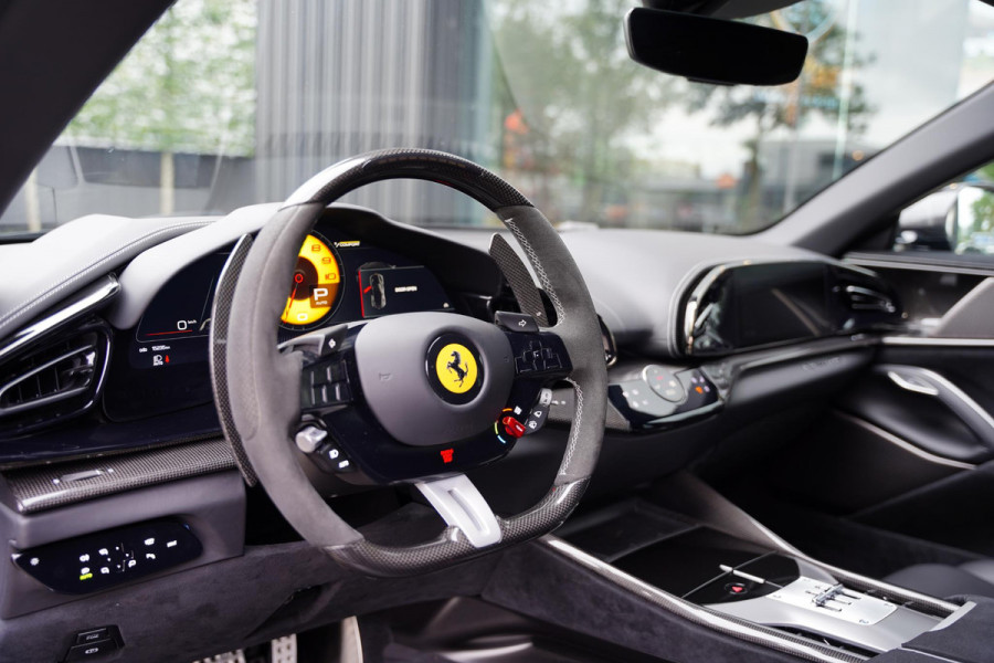 Ferrari Purosangue 6.5 V12 / Full Carbon Pack / Lifting / Panoramadak