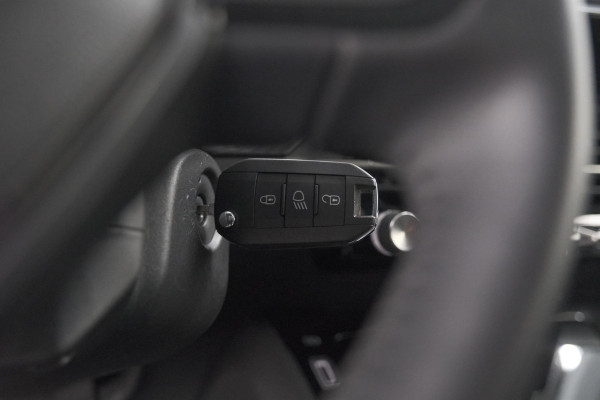 Peugeot 208 1.2 Hybrid 110 e-DCS6 Allure | Apple Carplay | Parkeersensoren Voor + Achter | Climate Control