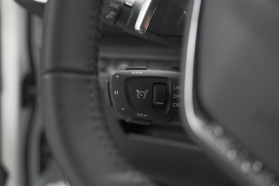 Peugeot 3008 PureTech 130 EAT8 Style | Camera | Parkeersensoren | Navigatie | Apple Carplay