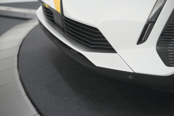 Peugeot 3008 PureTech 130 EAT8 Style | Camera | Parkeersensoren | Navigatie | Apple Carplay