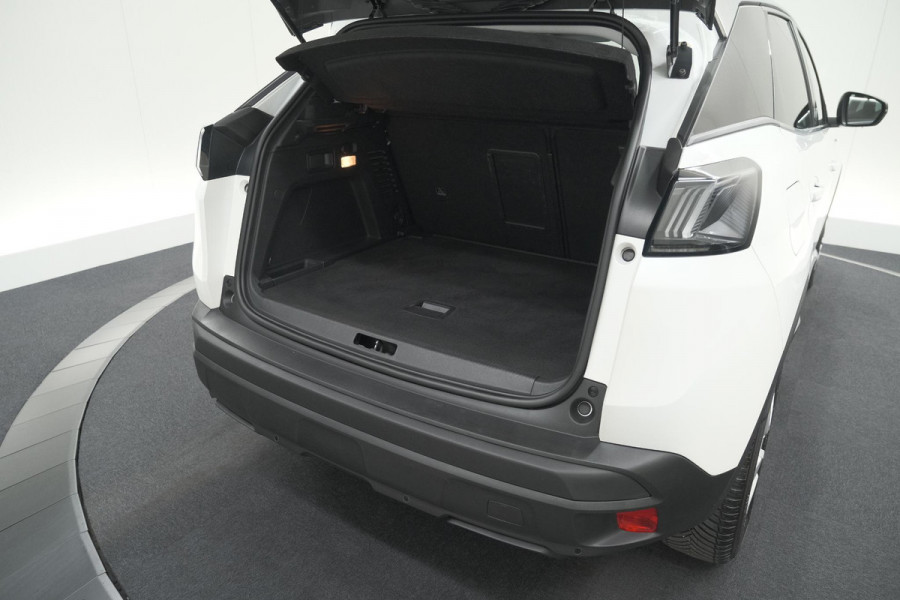 Peugeot 3008 PureTech 130 EAT8 Style | Camera | Parkeersensoren | Navigatie | Apple Carplay
