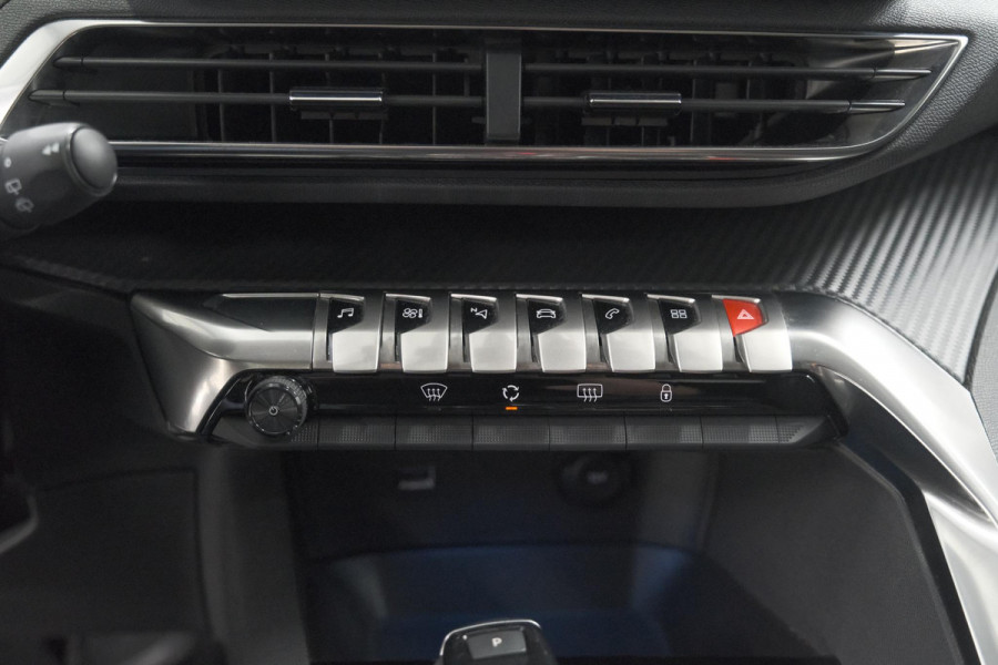 Peugeot 3008 PureTech 130 EAT8 Style | Camera | Parkeersensoren | Navigatie | Apple Carplay