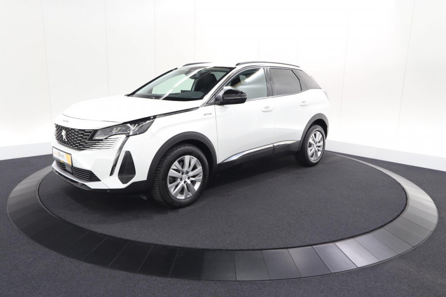 Peugeot 3008 PureTech 130 EAT8 Style | Camera | Parkeersensoren | Navigatie | Apple Carplay