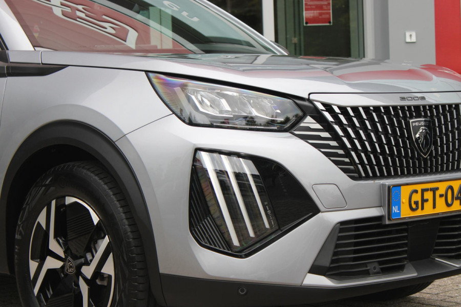 Peugeot 2008 1.2 100PK ALLURE | ACHTERUITRIJ CAMERA | NAVIGATIE | DRAADLOZE APPLE CARPLAY/ANDROID AUTO | PARKEERSENSOREN VOOR + ACHTER | CRUISE CONTROL | DAB+ RADIO | CLIMATE CONTROL | 17" LICHTMETALEN VELGEN | UNIEKE KM STAND! |