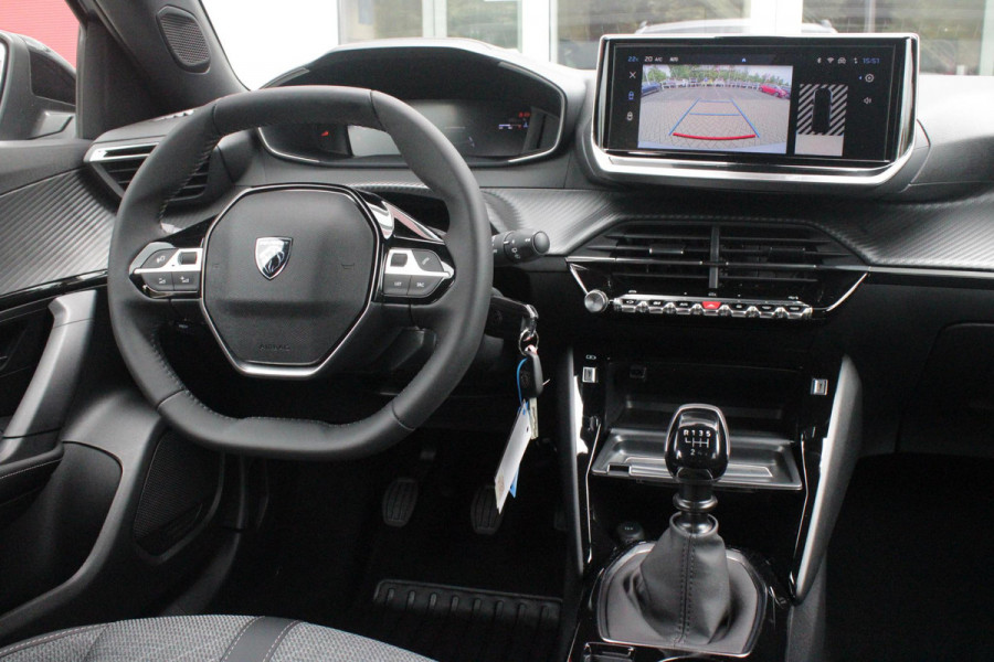 Peugeot 2008 1.2 100PK ALLURE | ACHTERUITRIJ CAMERA | NAVIGATIE | DRAADLOZE APPLE CARPLAY/ANDROID AUTO | PARKEERSENSOREN VOOR + ACHTER | CRUISE CONTROL | DAB+ RADIO | CLIMATE CONTROL | 17" LICHTMETALEN VELGEN | UNIEKE KM STAND! |