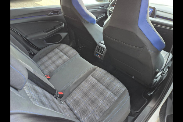 Volkswagen Golf 1.4 eHybrid GTE Pano! Hud! IQ! Standkachel! StoelW! StuurW! Camera!
