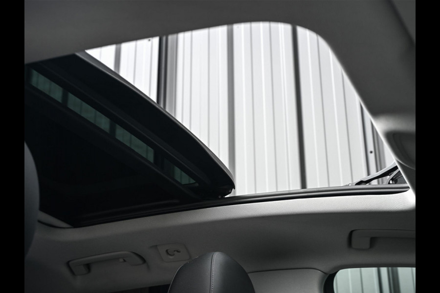 Audi e-tron e-tron 50 quattro Launch edition plus 71 kWh | Panoramadak | Luchtvering | Adaptive Cruise | Memory Seats | Stoelverwarming | PDC V+A |