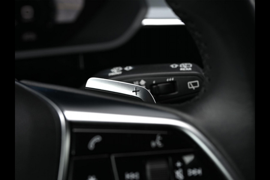 Audi e-tron e-tron 50 quattro Launch edition plus 71 kWh | Panoramadak | Luchtvering | Adaptive Cruise | Memory Seats | Stoelverwarming | PDC V+A |