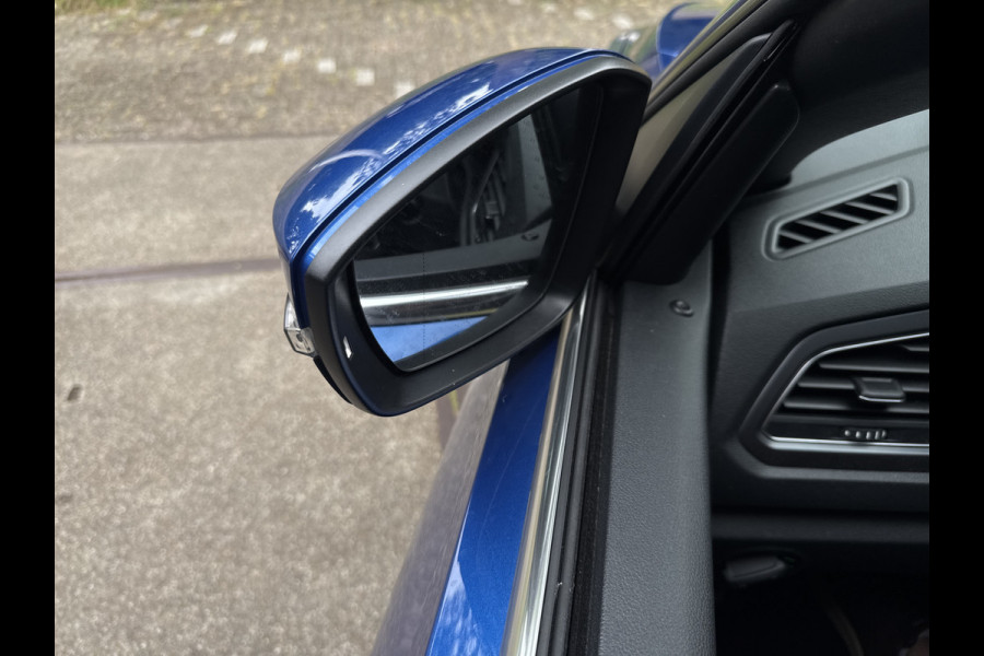 Volkswagen T-Roc Cabrio 1.5 TSI R-LINE DSG NAVI/CAMERA/STOELVERW.