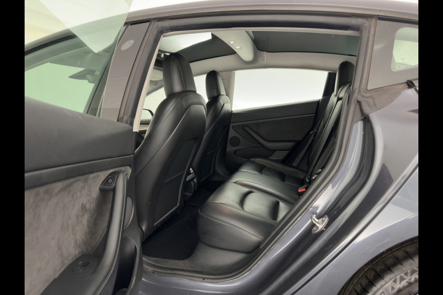 Tesla Model 3 Standard RWD Plus 60 kWh [3-Fase-11kW] (INCL-BTW) Aut. *PANO | AUTOPILOT | LEATHER | KEYLESS | FULL-LED | MEMORY-PACK | TOPVIEW | DAB | CARPLAY | DIGI-COCKPIT | LANE-ASSIST | HEATED- COMFORTSEATS | 19"ALU*