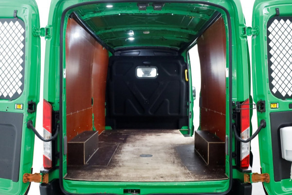 Ford Transit 350 2.0 TDCI 130pk E6 RWD L3H2 Trend Airco/Camera/Trekhaak 2750kg 11-2019