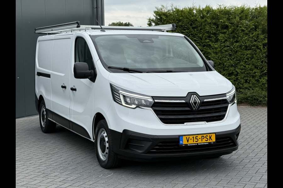 Renault Trafic 2.0 dCi 150 PK AUTOMAAT / L2H1 / 27.349 KM!! / TREKHAAK / IMPERIAAL / 3-ZITS / CAMERA / LED