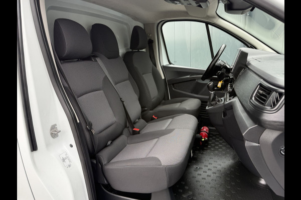 Renault Trafic 2.0 dCi 150 PK AUTOMAAT / L2H1 / 27.349 KM!! / TREKHAAK / IMPERIAAL / 3-ZITS / CAMERA / LED
