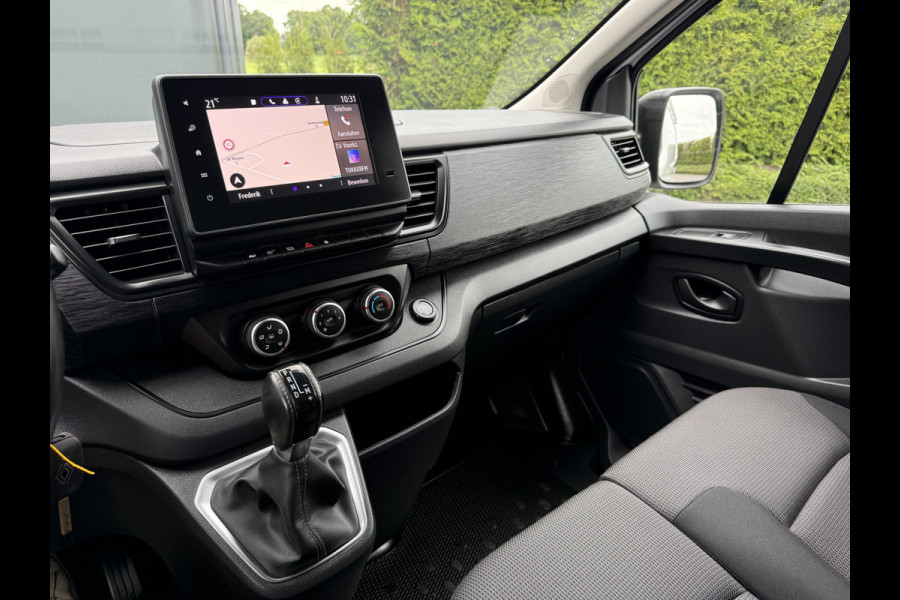 Renault Trafic 2.0 dCi 150 PK AUTOMAAT / L2H1 / 27.349 KM!! / TREKHAAK / IMPERIAAL / 3-ZITS / CAMERA / LED