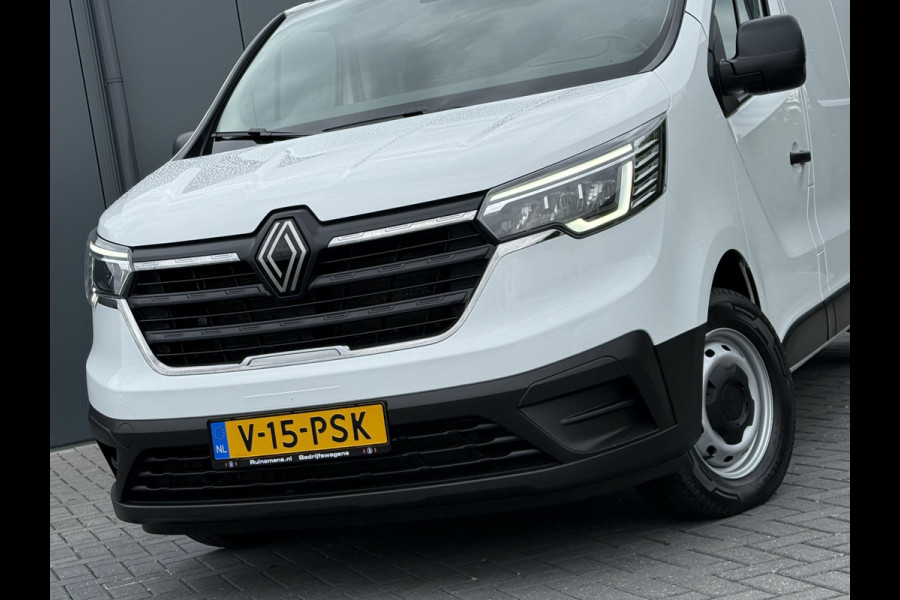 Renault Trafic 2.0 dCi 150 PK AUTOMAAT / L2H1 / 27.349 KM!! / TREKHAAK / IMPERIAAL / 3-ZITS / CAMERA / LED