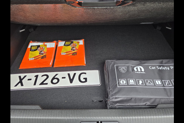 Peugeot 2008 1.2 automaat PureTech 130 GT uitvoering 1e eigenaar !!!