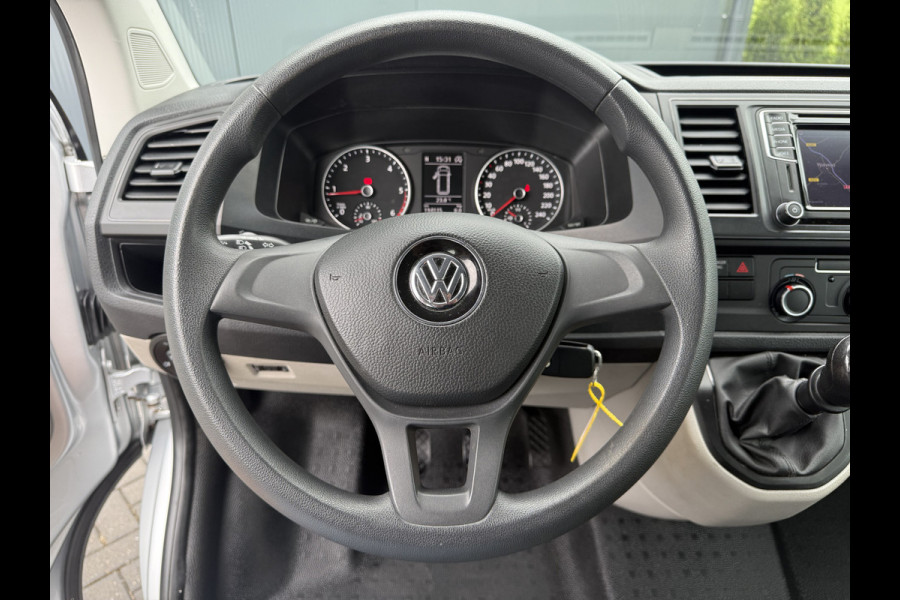 Volkswagen Transporter 2.0 TDI 150 PK / L2H1 / DUBBELE CABINE / TREKHAAK / 1e EIG. / AIRCO / CRUISE / ISOFIX / NAVI