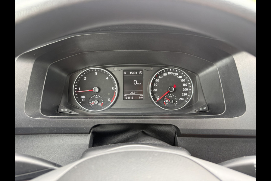 Volkswagen Transporter 2.0 TDI 150 PK / L2H1 / DUBBELE CABINE / TREKHAAK / 1e EIG. / AIRCO / CRUISE / ISOFIX / NAVI