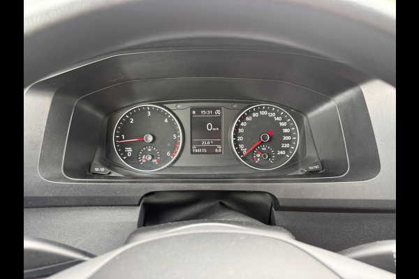 Volkswagen Transporter 2.0 TDI 150 PK / L2H1 / DUBBELE CABINE / TREKHAAK / 1e EIG. / AIRCO / CRUISE / ISOFIX / NAVI